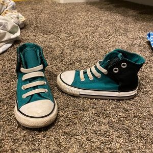 Converse kids size 8
